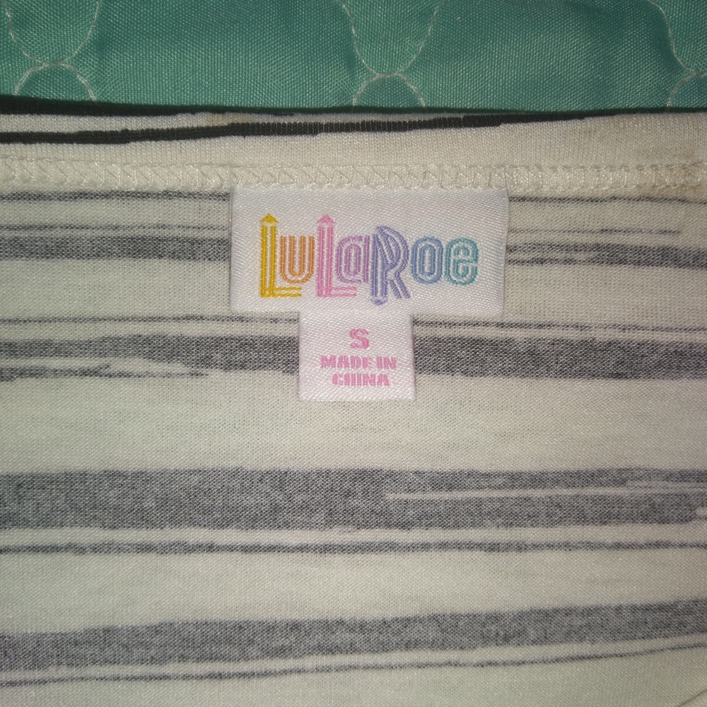🆕️ Lularoe top 🆕️ - Picture 3 of 3